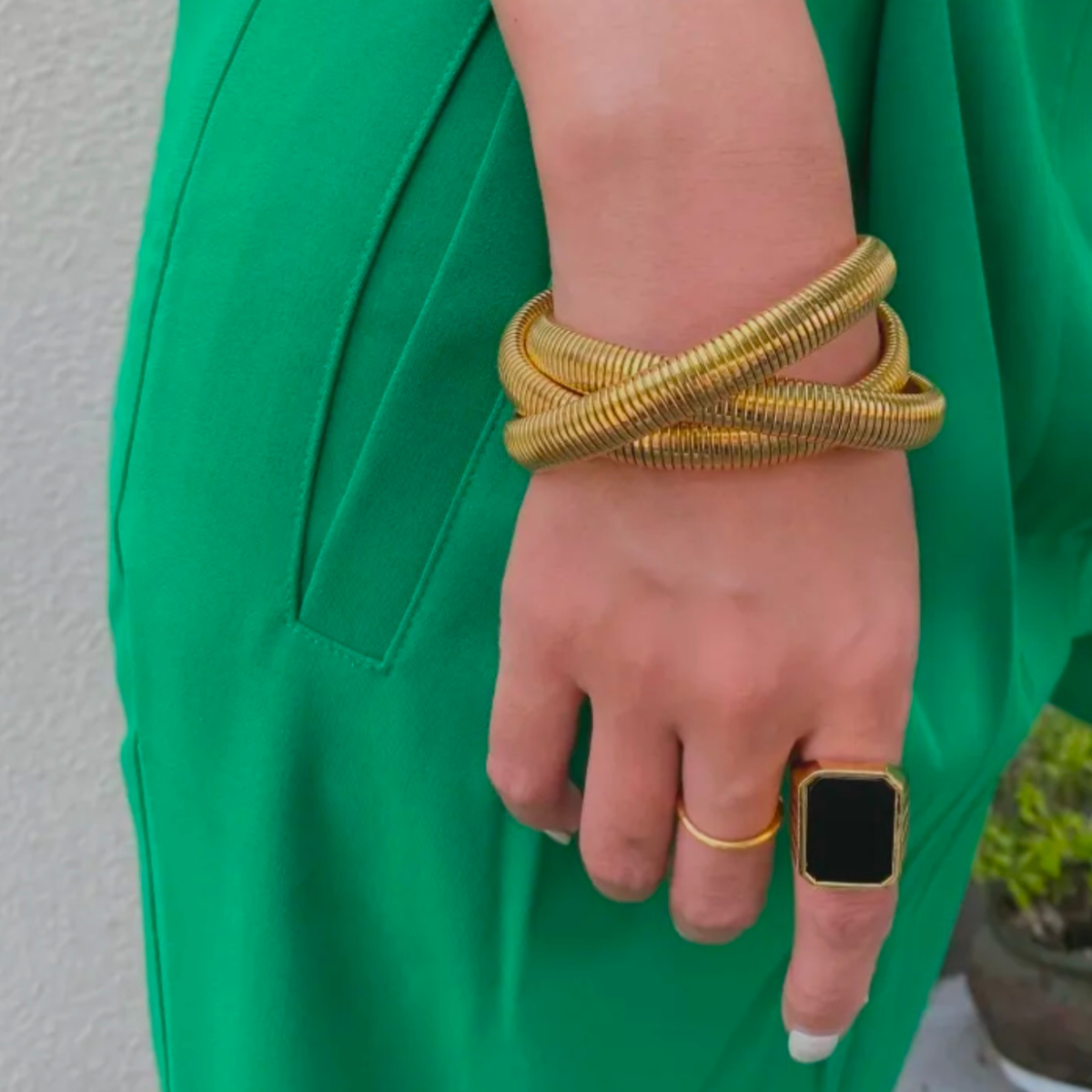Pulsera elástica ancha de tres capas con estilo retro chic: diseño vanguardista