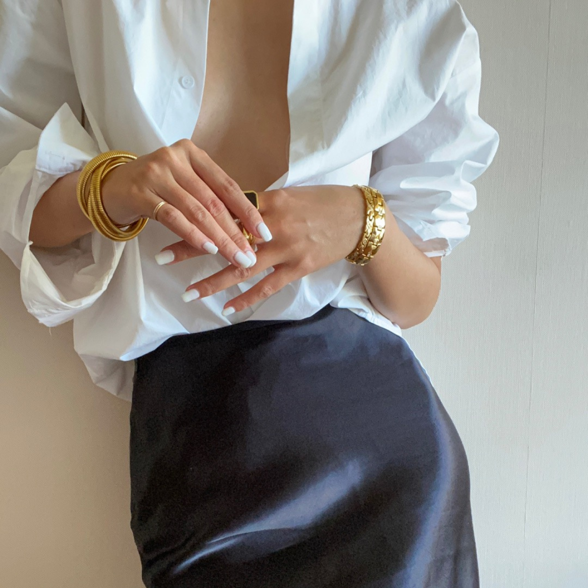 Pulsera elástica ancha de tres capas con estilo retro chic: diseño vanguardista