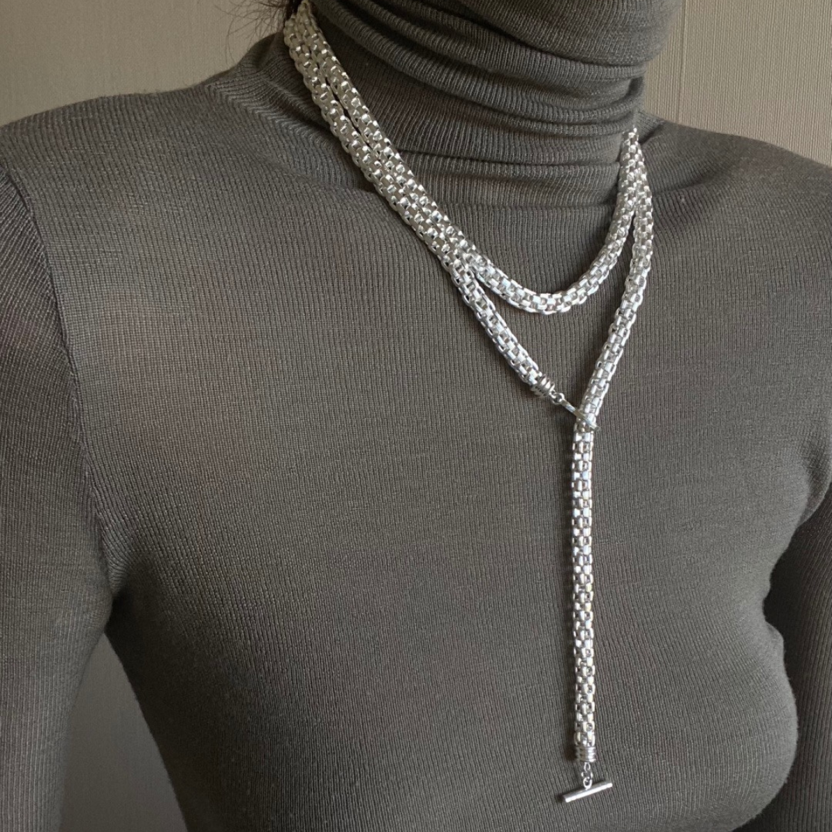 Collar Versa Charm Y-Drop: diseño apilable y multiuso